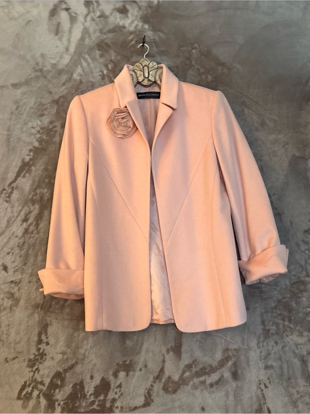 Dana Buchman Soft Salmon Women's Blazer with Floral Pin Size 4